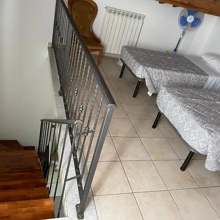 The Upper House Apartamento Livorno