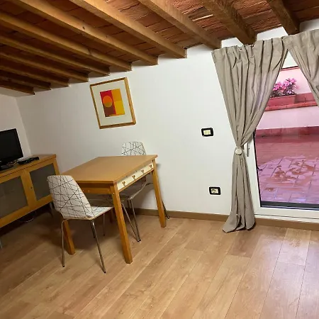The Upper House Apartamento Livorno